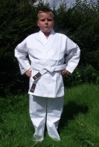 karatega dla początkujących Tokaido Shoshin w komplecie z białym pasem